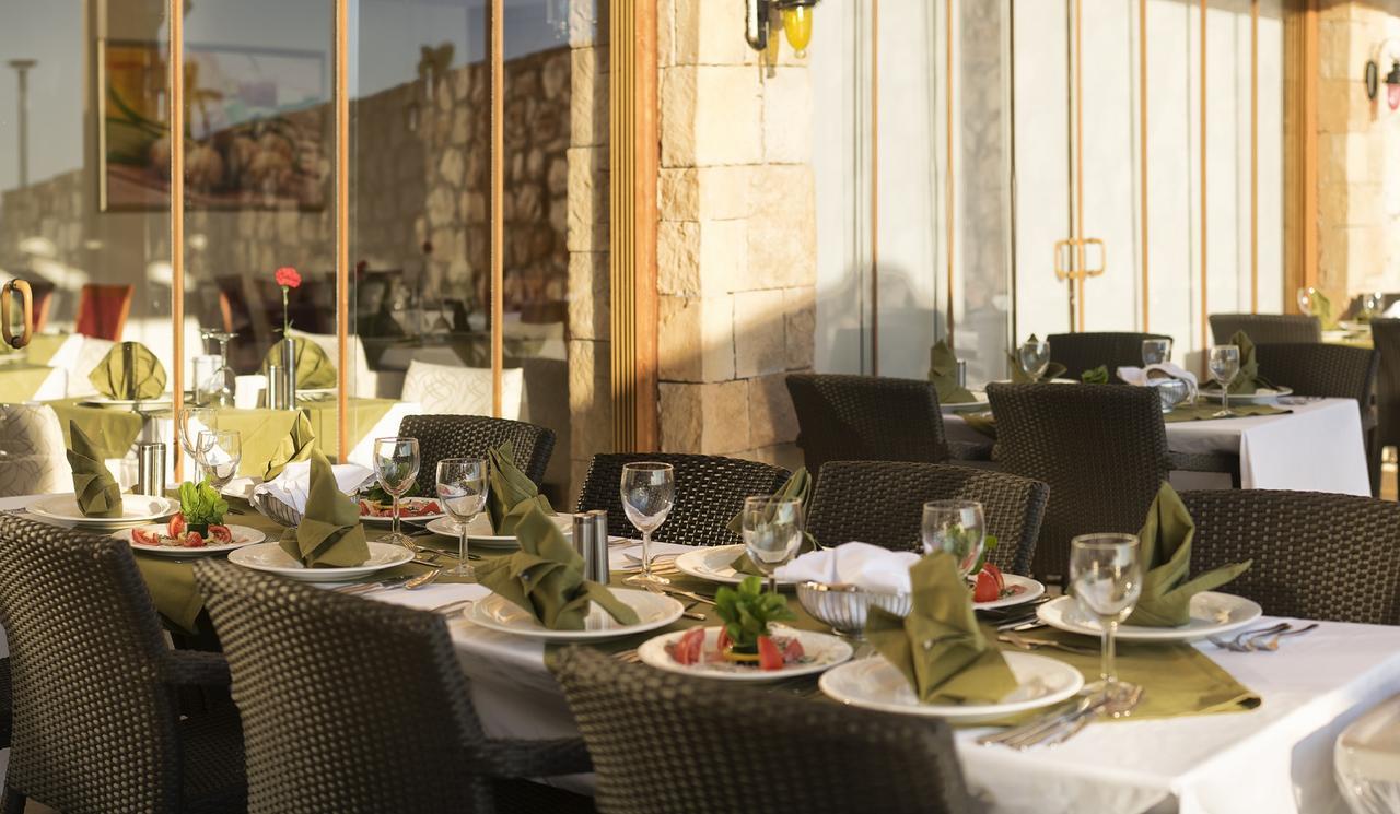 Aquasis De Luxe & Hotel